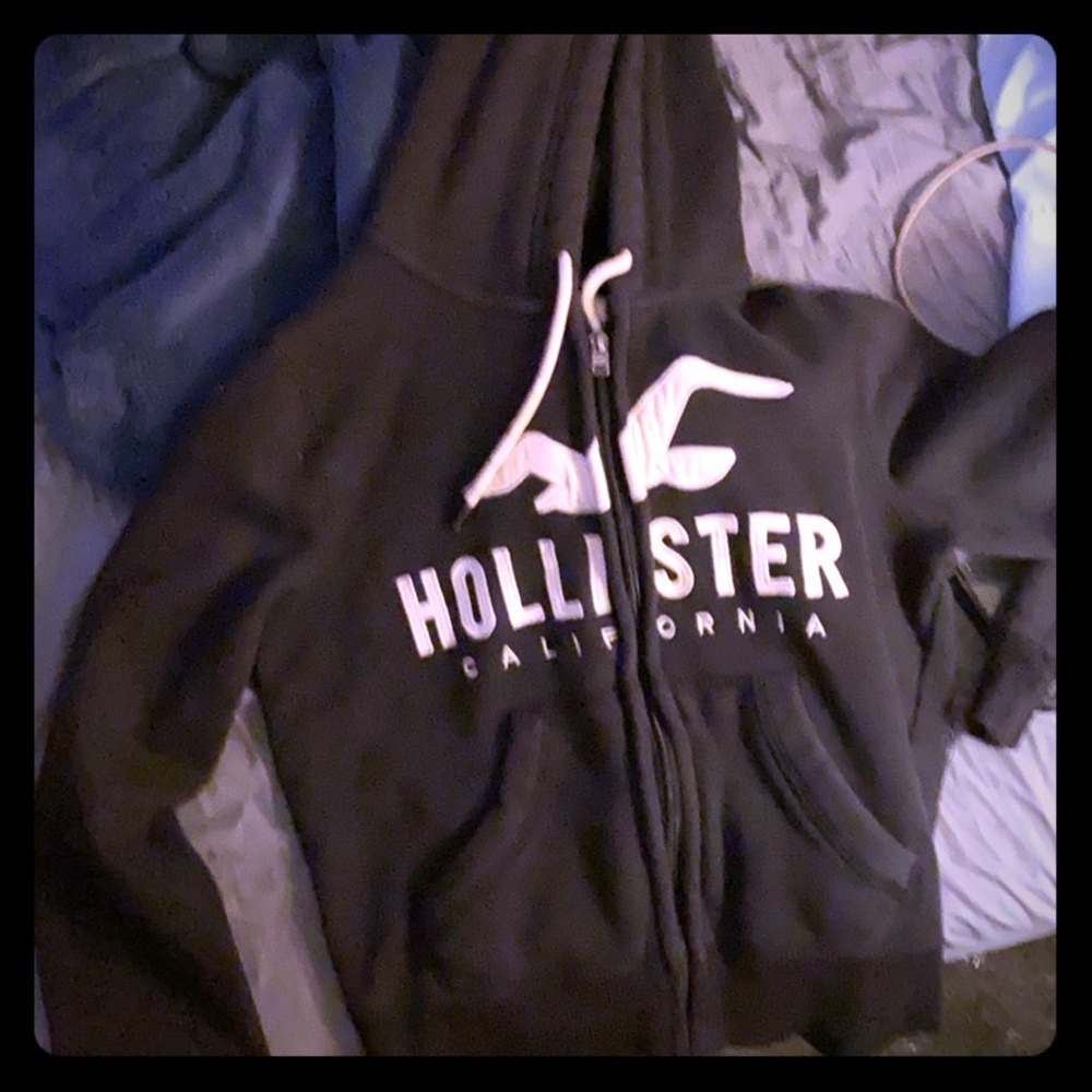 NWOT- Hollister Zip Up, never worn
